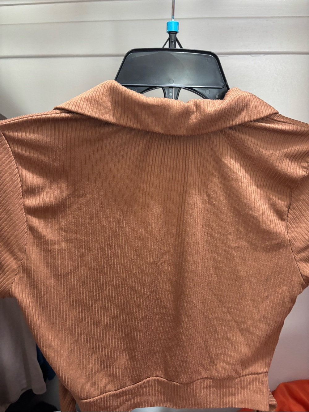 rue21 Rust-Colored Ribbed Wrap Crop Top - Picture 4 of 6